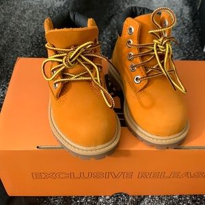 Timberland Premium waterproof boot in the color bright orange nubuck